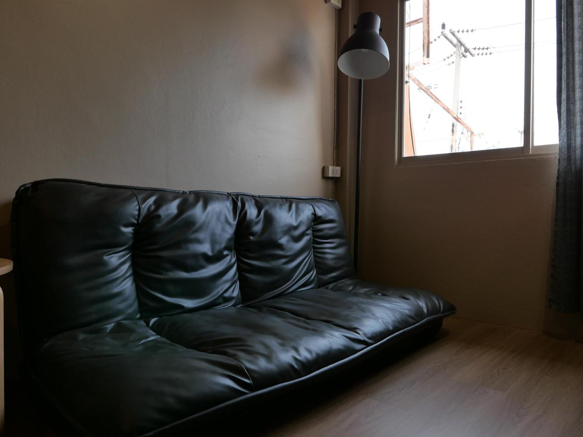 Films House Hostel Bangsaen Extérieur photo