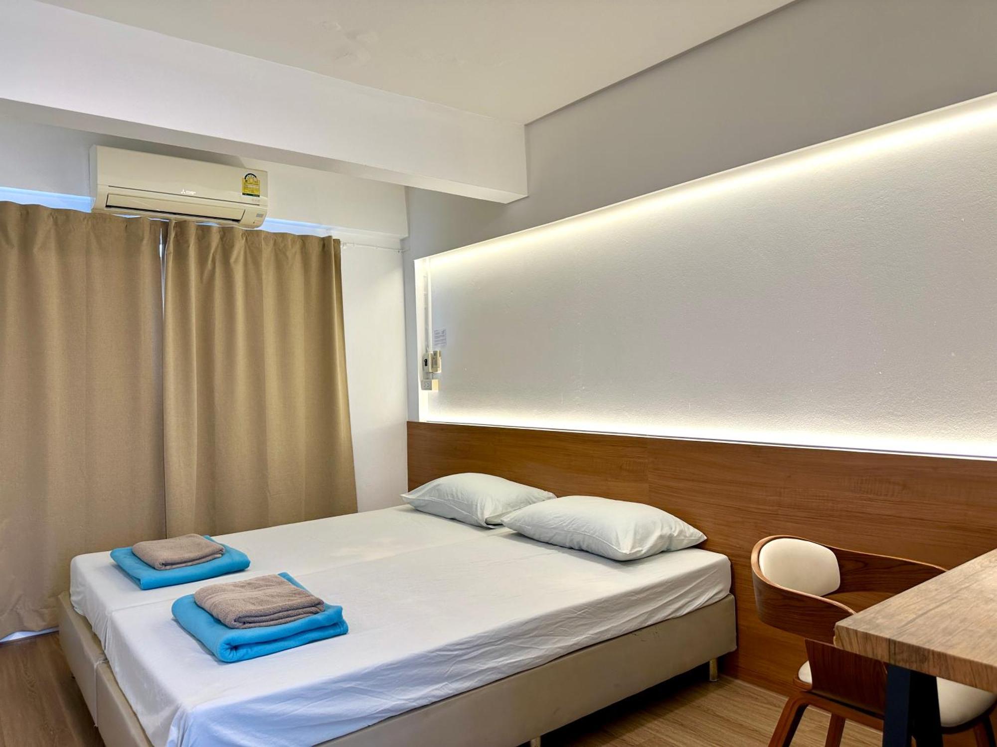 Films House Hostel Bangsaen Extérieur photo